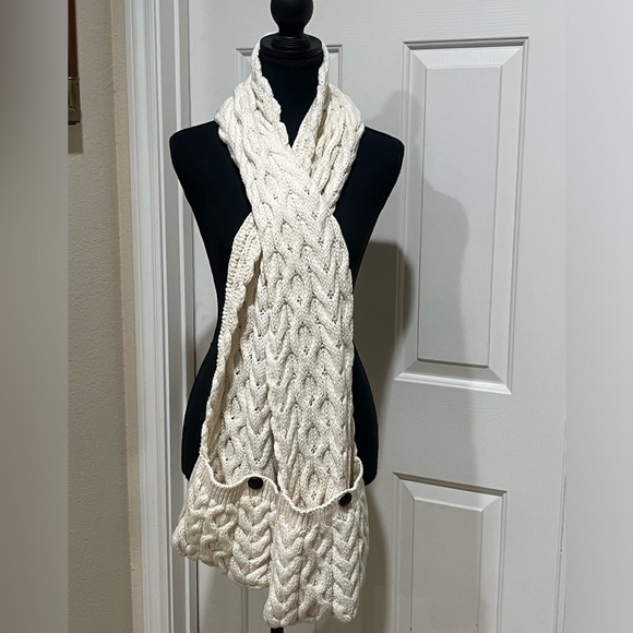 ARAN WOOLEN MILLS BEIGE POCKET SCARF! - Picture 3 of 8